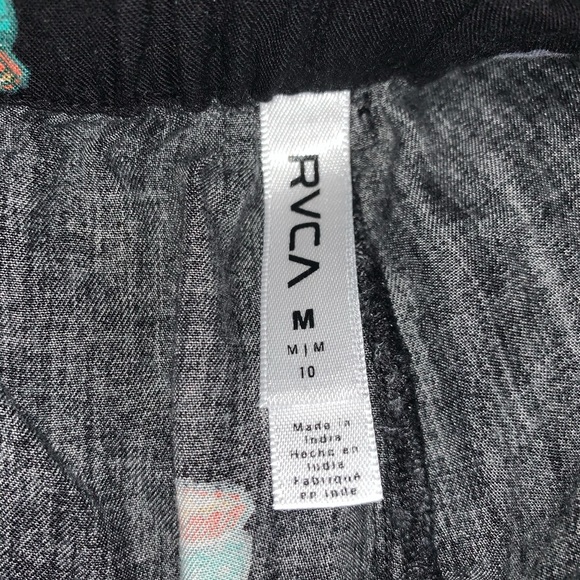 RVCA shorts - Picture 3 of 3